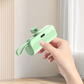 Bærbar powerbank med høj kapacitet og indbyggede kabler